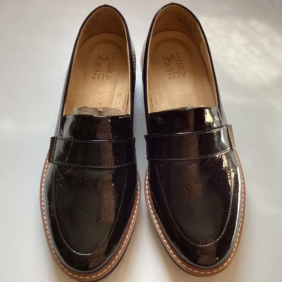 Naturalizer Black Patent Loafers - Picture 3 of 7